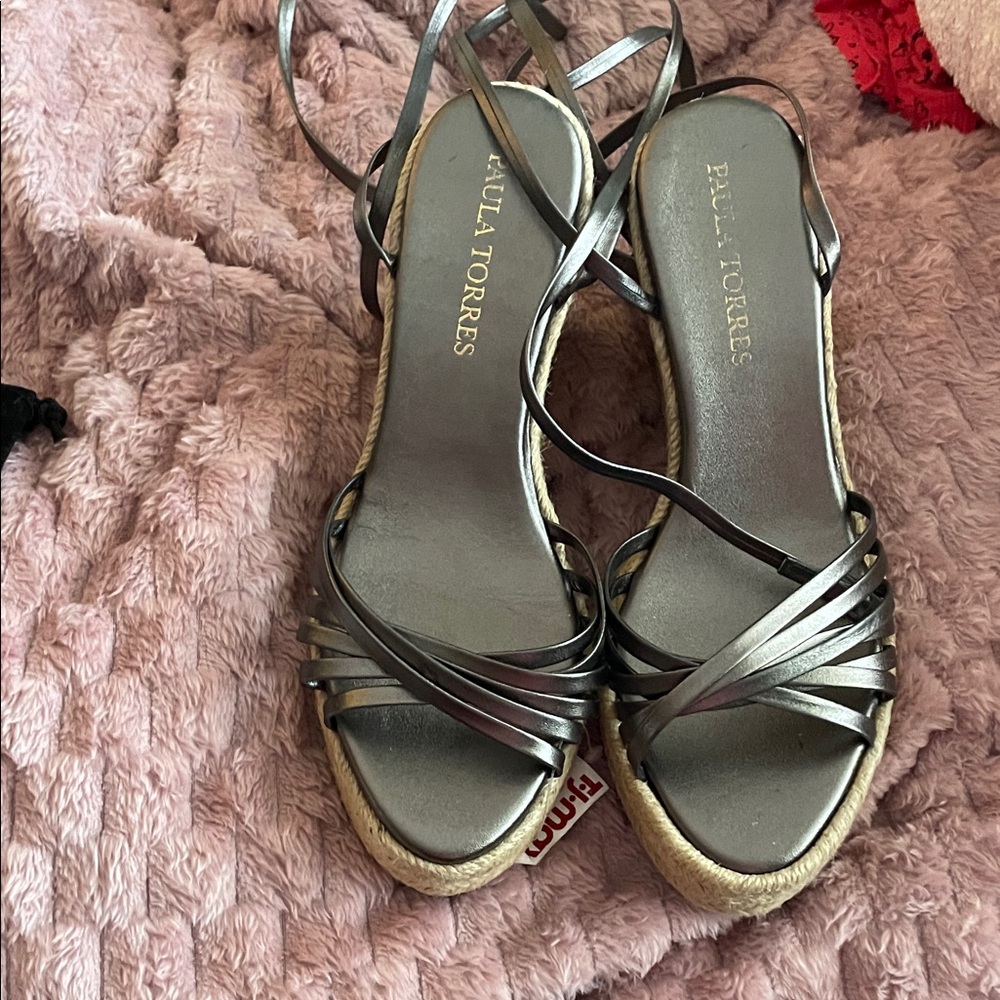 Paula Torres  icia grey Silver Strappy Women's Sandals. New